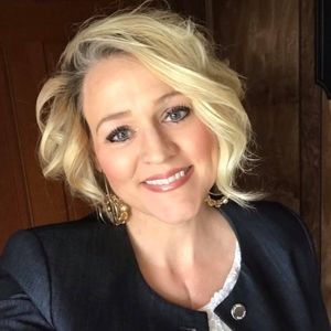 Meet your Posher, Deidra deedee